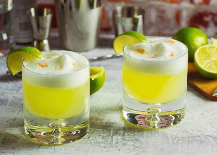 Shaken, Not Shelled: Egg-Free Cocktail Foam